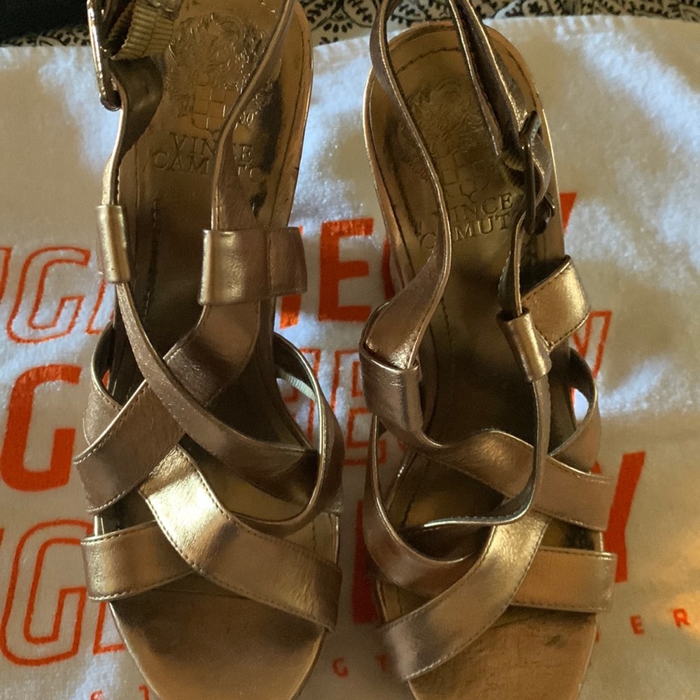 Vince Camuto plat form shoes barely worn size 5 1/2 bronze color